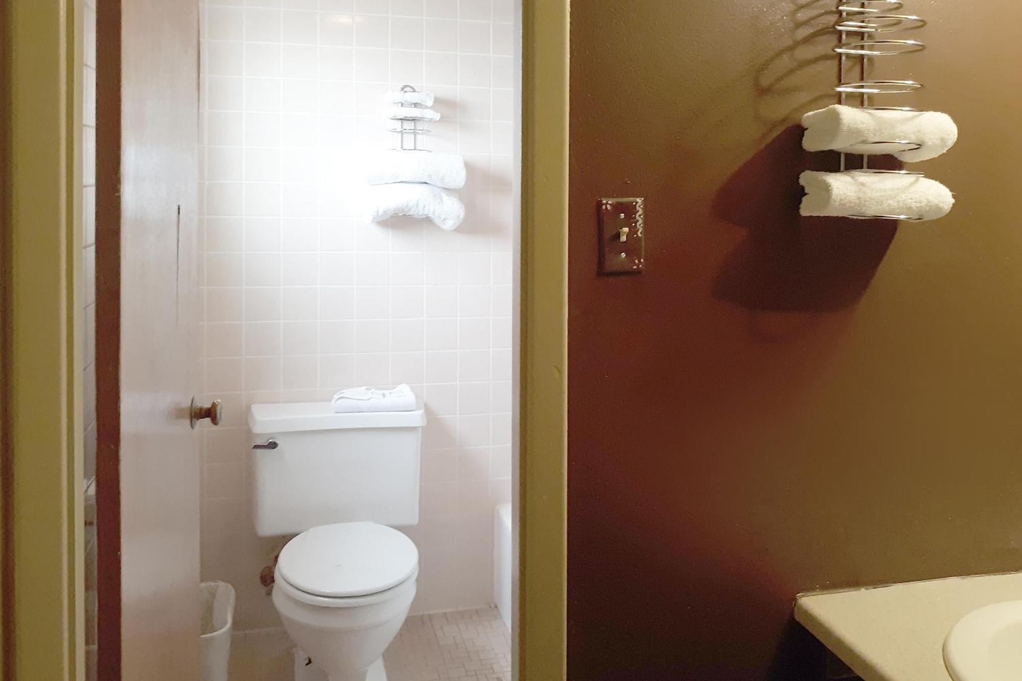 Oyo Hotel Kings At クロービス エクステリア 写真