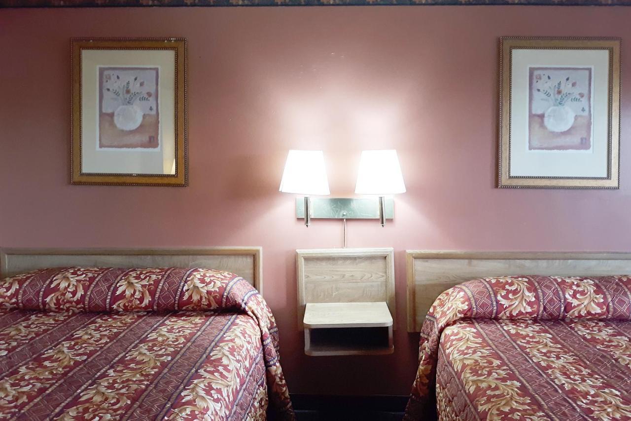 Oyo Hotel Kings At クロービス エクステリア 写真